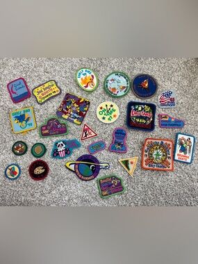 25 Vintage Girl Scout patches